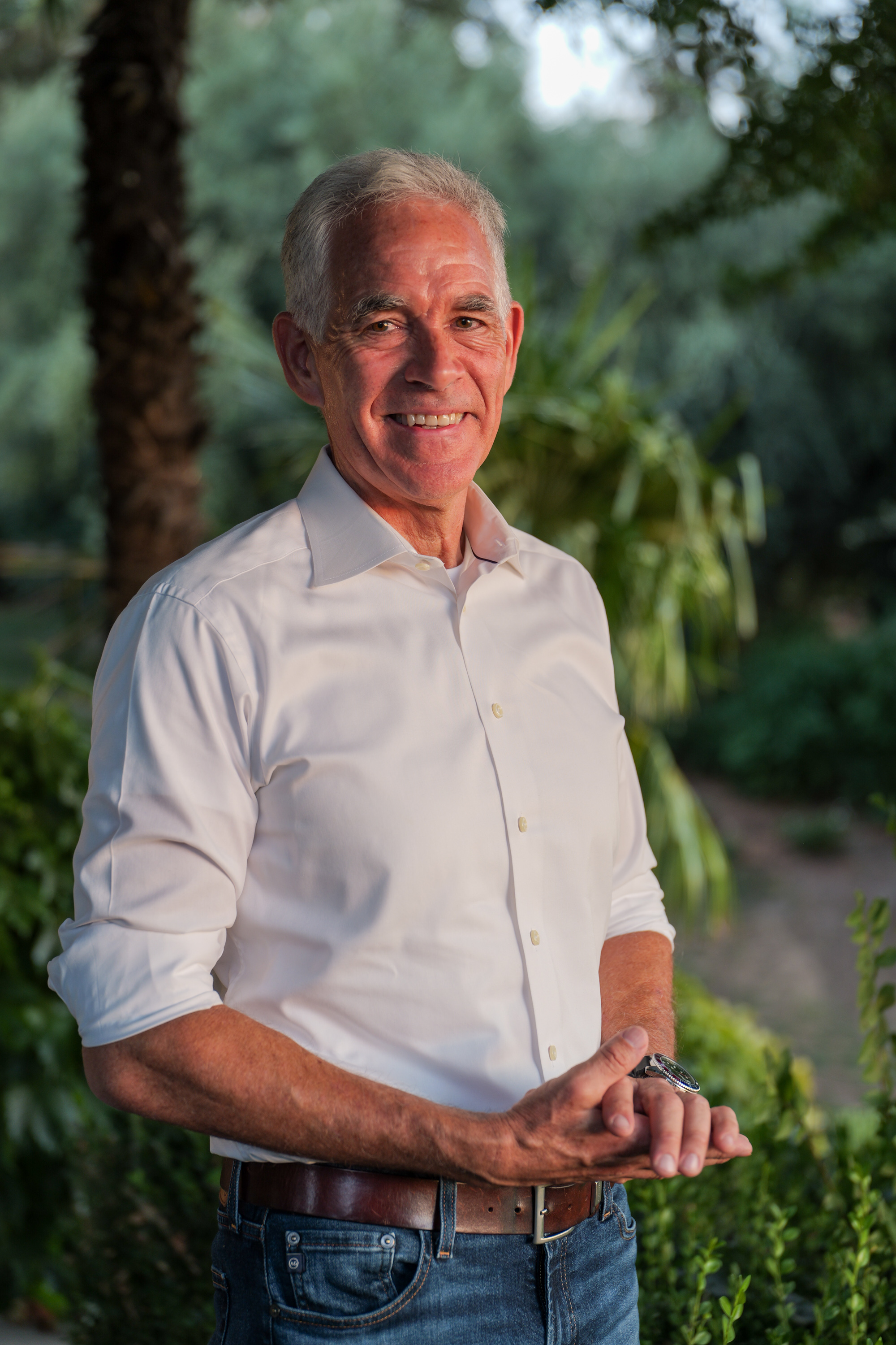 Kyle Kirkland meeting with neighbors